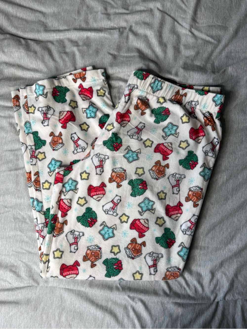 Wondershop White Holiday Print Fleece Pajama Bottoms with Red Green Blue Accents